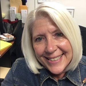 Meet your Posher, Debbie